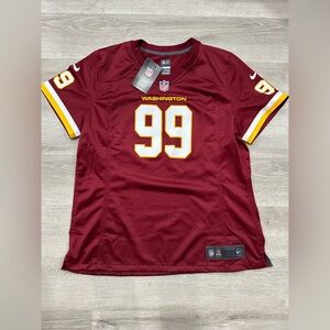 P82 NWT Nike Washington Commanders Jersey Womens XL Young 99 On Field $130.00